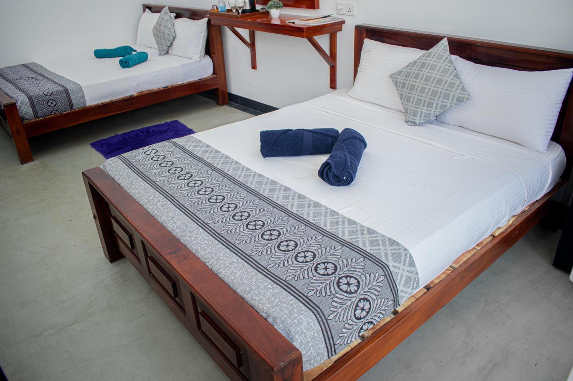 Hotel 4 Aces Ella Habitación foto