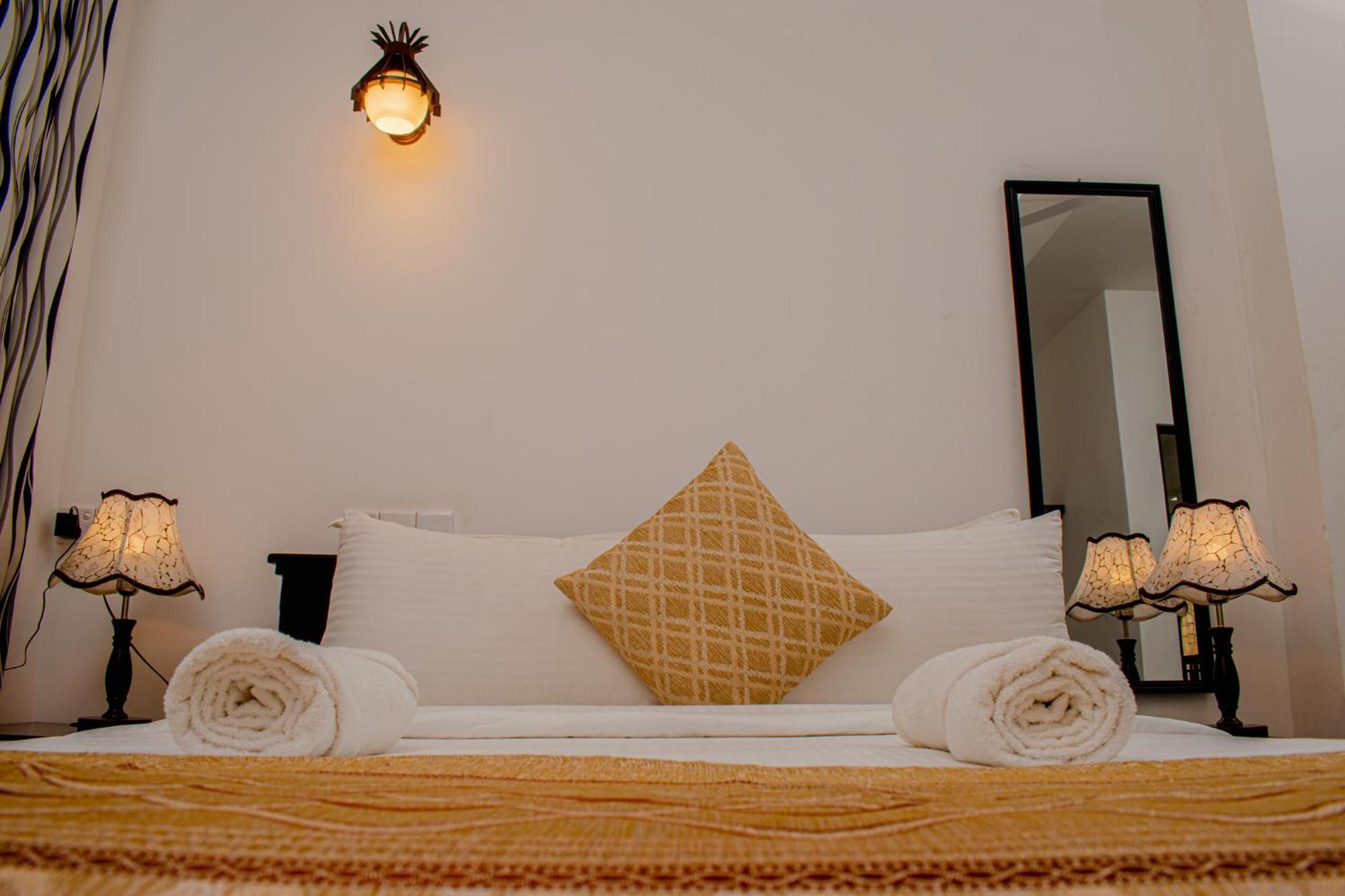 Hotel 4 Aces Ella Habitación foto